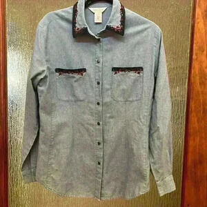 Grandma Cottage Core Van Heusen button down